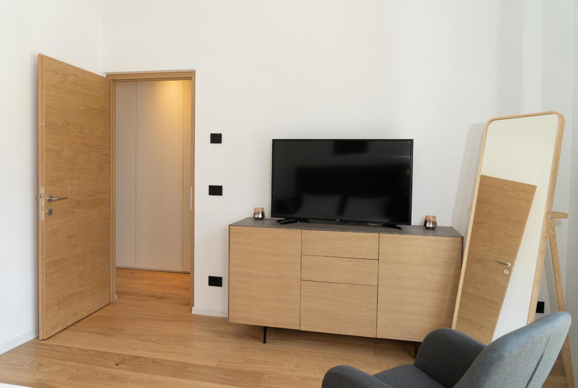 Serviced Apartments By Hotel De Charme Laveno Δωμάτιο φωτογραφία